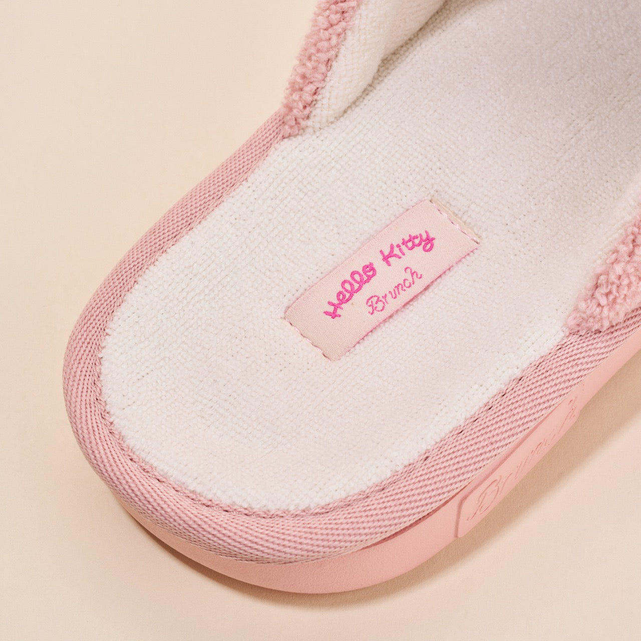 Hello Kitty x Brunch Essential Slipper (Pink Berry)