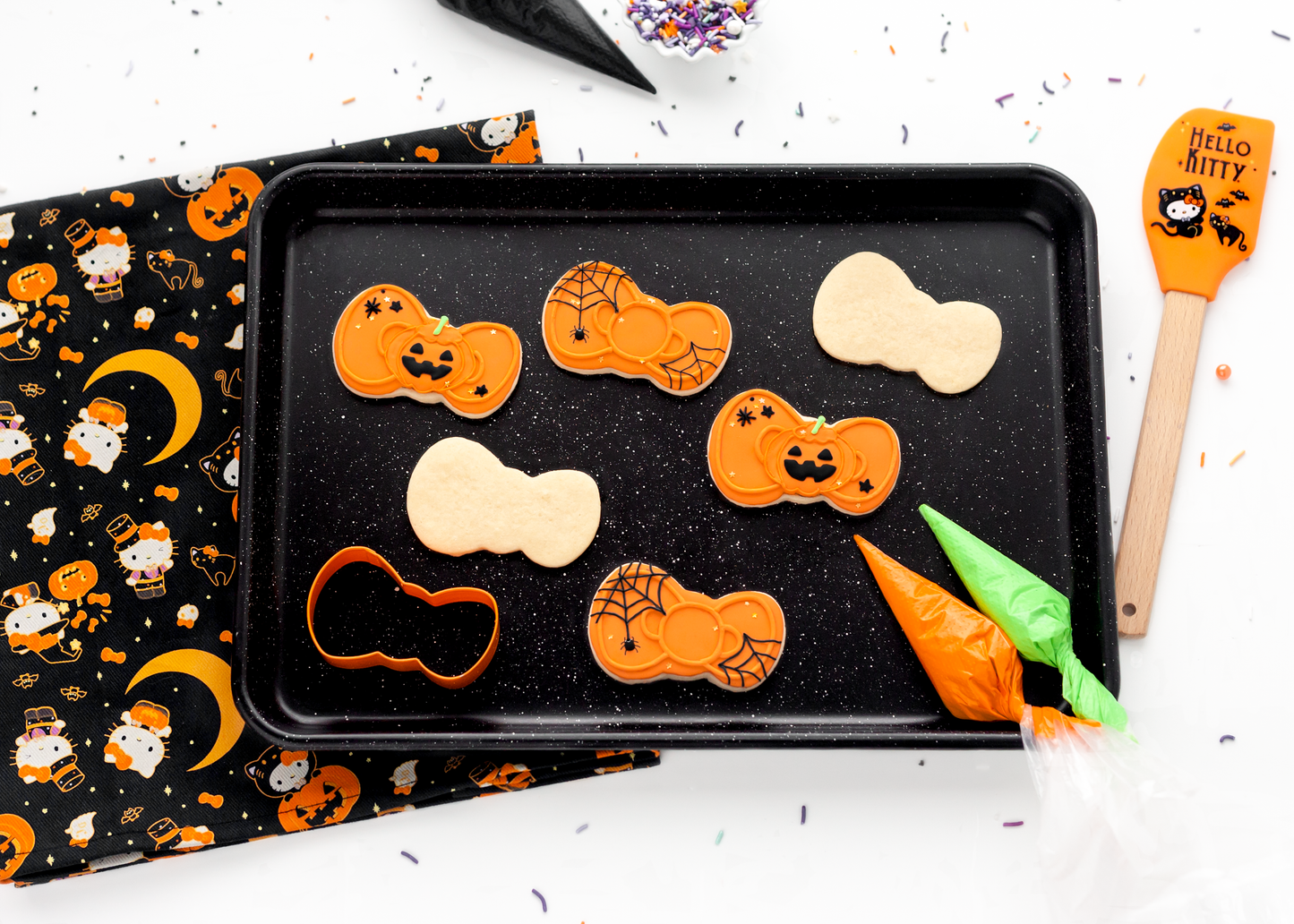 Hello Kitty Spooky Cookie Cutter Set with Spatula